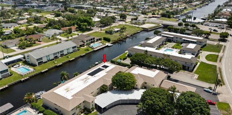 Condo in Cape Coral, Florida, 3 bedrooms  № 2396189