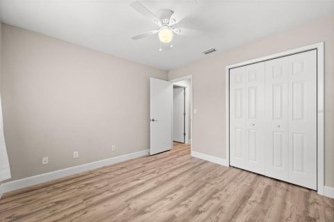 Condo in Cape Coral, Florida, 3 bedrooms  № 2396189 - photo 28