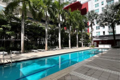 Condominio en alquiler en Miami, Florida, 1 dormitorio, 60.48 m2 № 1970009 - foto 11