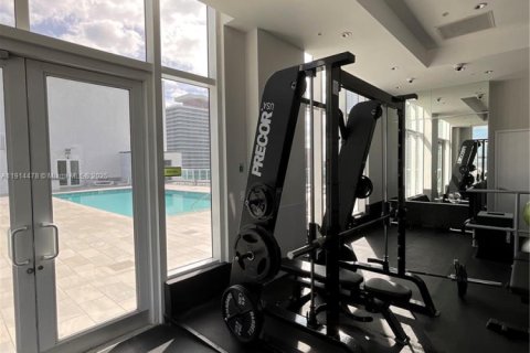 Condominio en alquiler en Miami, Florida, 1 dormitorio, 60.48 m2 № 1970009 - foto 16