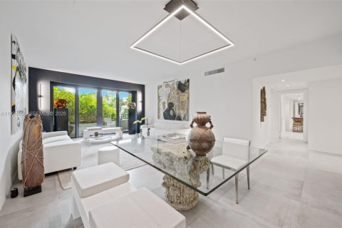 Купить кондоминиум в Ки-Бискейн, Флорида 2 спальни, 142.23м2, № 2055818 - фото 2