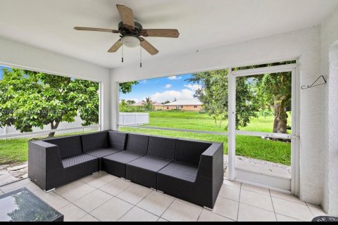 House in Lehigh Acres, Florida 3 bedrooms, 131.74 sq.m. № 1953750 - photo 11