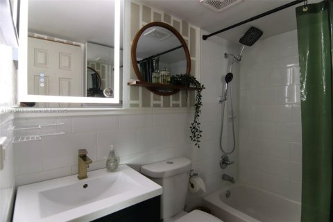 Copropriété à vendre à Miami Beach, Floride: 1 chambre, 62.34 m2 № 1968811 - photo 13