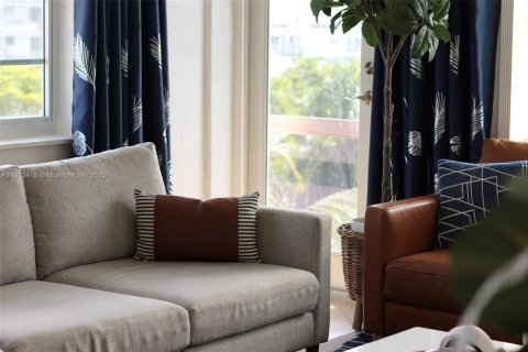 Copropriété à vendre à Miami Beach, Floride: 1 chambre, 62.34 m2 № 1968811 - photo 3