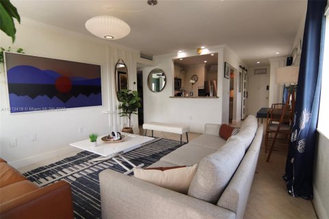 Copropriété à vendre à Miami Beach, Floride: 1 chambre, 62.34 m2 № 1968811 - photo 4