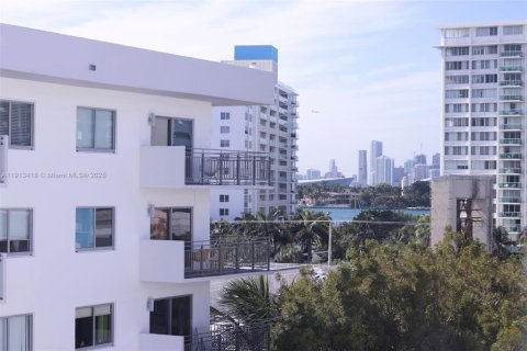 Copropriété à vendre à Miami Beach, Floride: 1 chambre, 62.34 m2 № 1968811 - photo 24