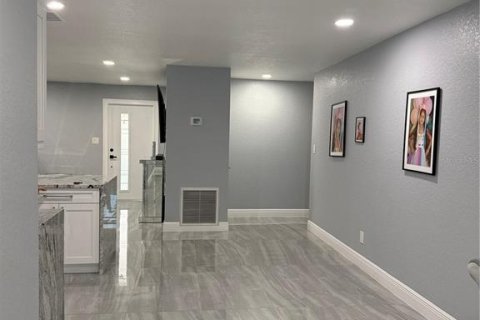 Villa ou maison à louer à Tampa, Floride: 3 chambres, 151.34 m2 № 2425944 - photo 15
