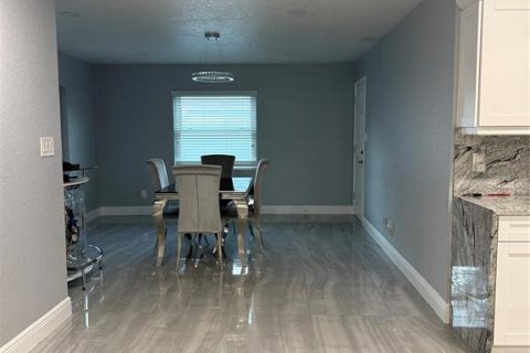 Villa ou maison à louer à Tampa, Floride: 3 chambres, 151.34 m2 № 2425944 - photo 12