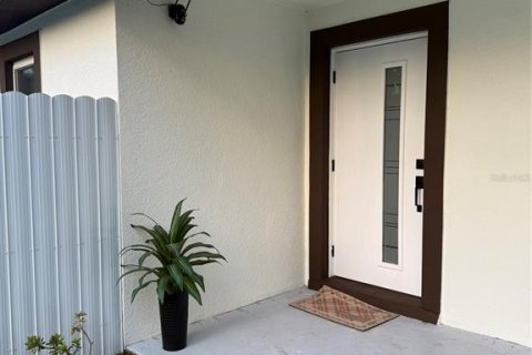 Villa ou maison à louer à Tampa, Floride: 3 chambres, 151.34 m2 № 2425944 - photo 5