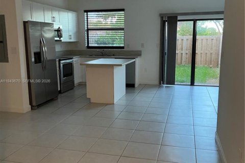 Таунхаус в Майами, Флорида 3 спальни, 122.63м2 № 2002389