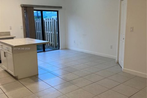 Снять в аренду таунхаус в Майами, Флорида 3 спальни, 122.63м2, № 2002389 - фото 21