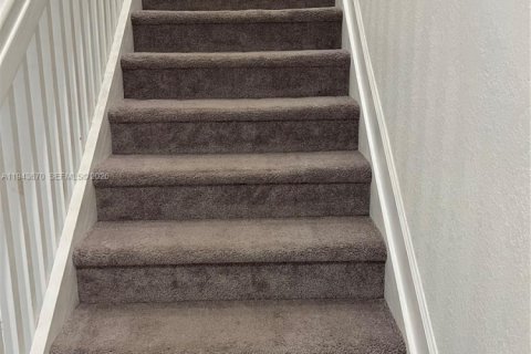 Снять в аренду таунхаус в Майами, Флорида 3 спальни, 122.63м2, № 2002389 - фото 15