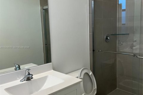 Снять в аренду таунхаус в Майами, Флорида 3 спальни, 122.63м2, № 2002389 - фото 5