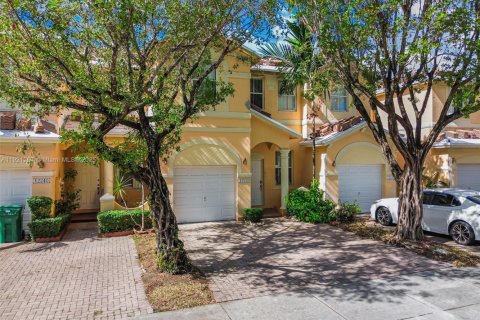 Touwnhouse à vendre à Miami, Floride: 3 chambres, 166.57 m2 № 2059793 - photo 25