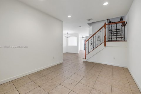 Touwnhouse à vendre à Miami, Floride: 3 chambres, 166.57 m2 № 2059793 - photo 27