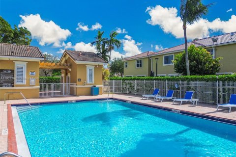 Touwnhouse à vendre à Miami, Floride: 3 chambres, 166.57 m2 № 2059793 - photo 14