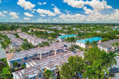 Touwnhouse à vendre à Miami, Floride: 3 chambres, 166.57 m2 № 2059793 - photo 21