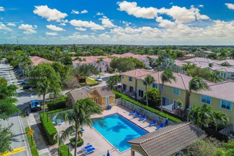 Touwnhouse à vendre à Miami, Floride: 3 chambres, 166.57 m2 № 2059793 - photo 23