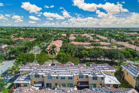 Touwnhouse à vendre à Miami, Floride: 3 chambres, 166.57 m2 № 2059793 - photo 19