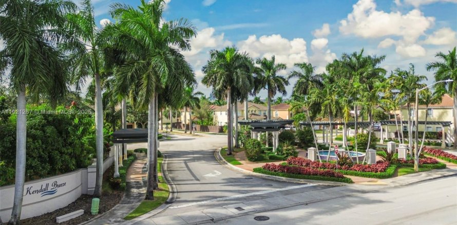 Touwnhouse à Miami, Floride 3 chambres, 166.57 m2 № 2059793