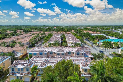 Touwnhouse à vendre à Miami, Floride: 3 chambres, 166.57 m2 № 2059793 - photo 16