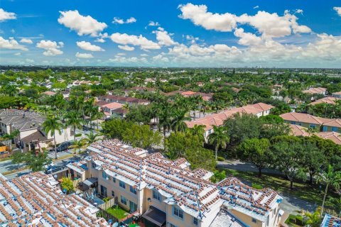 Touwnhouse à vendre à Miami, Floride: 3 chambres, 166.57 m2 № 2059793 - photo 20