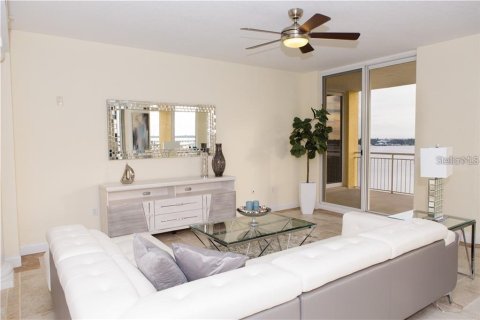 Condo in Palmetto, Florida, 3 bedrooms № 2144231 - photo 4