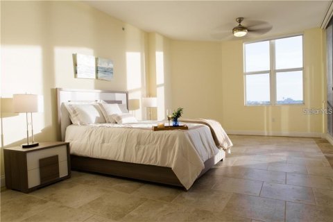 Condo in Palmetto, Florida, 3 bedrooms № 2144231 - photo 11