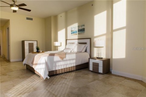 Condo in Palmetto, Florida, 3 bedrooms № 2144231 - photo 13