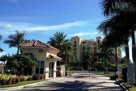 Condo in Palmetto, Florida, 3 bedrooms № 2144231 - photo 3