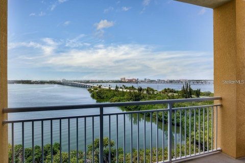 Condo in Palmetto, Florida, 3 bedrooms № 2144231 - photo 28