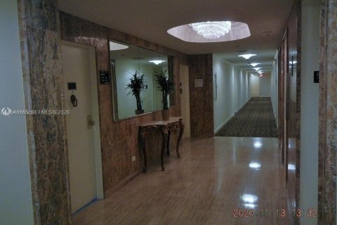 Condominio en alquiler en Coral Gables, Florida, 41.81 m2 № 1997151 - foto 4