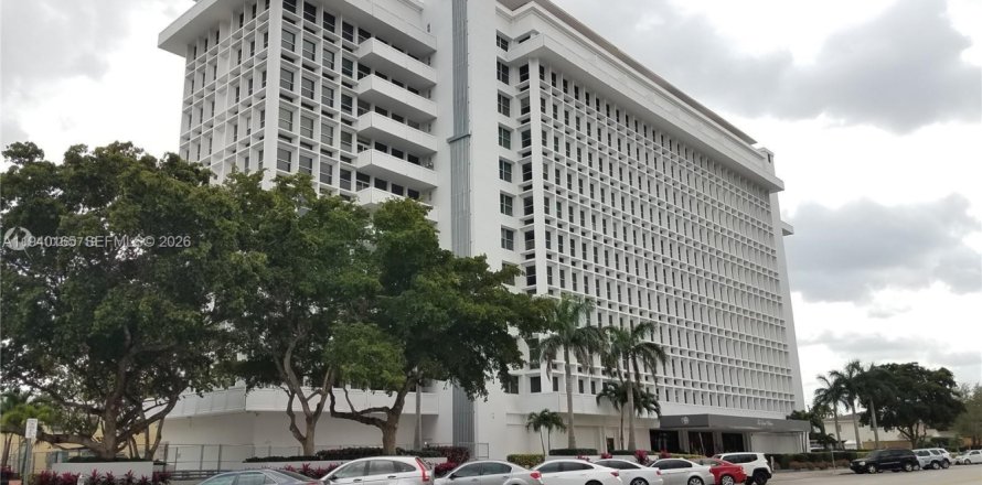 Estudio en el Condominio en Coral Gables, Florida № 1997151