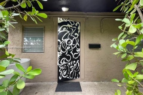 Снять в аренду квартиру в Майами, Флорида 36.23м2, № 1991412 - фото 10