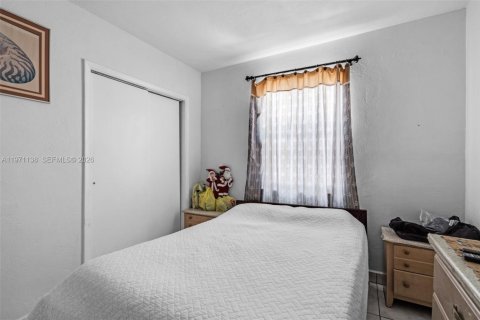 House in Miami, Florida 3 bedrooms, 112.88 sq.m. № 2040868 - photo 15
