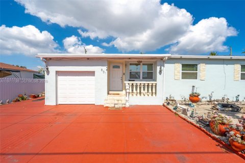 House in Miami, Florida 3 bedrooms, 112.88 sq.m. № 2040868