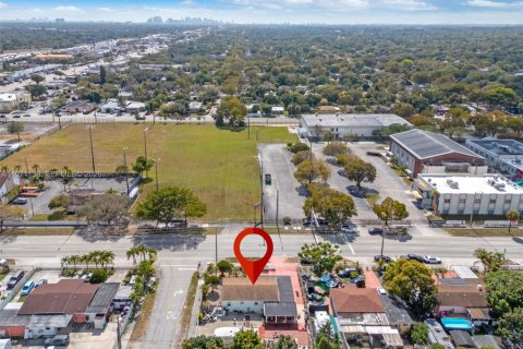 House in Miami, Florida 3 bedrooms, 112.88 sq.m. № 2040868 - photo 27