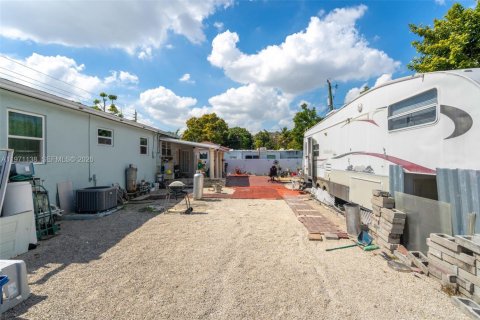 House in Miami, Florida 3 bedrooms, 112.88 sq.m. № 2040868 - photo 21