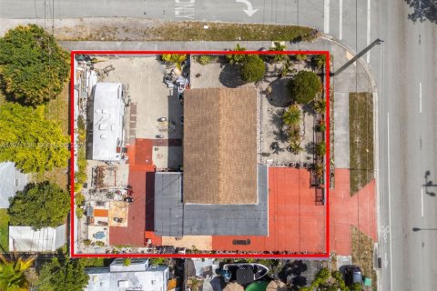 House in Miami, Florida 3 bedrooms, 112.88 sq.m. № 2040868 - photo 30