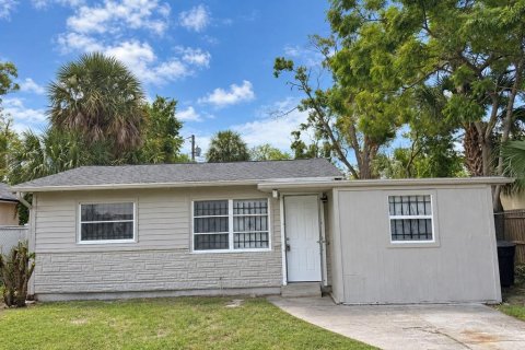 House in Saint Petersburg, Florida 3 bedrooms, 88.72 sq.m. № 2359267