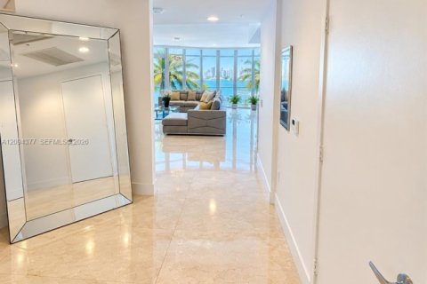 Condo in North Miami Beach, Florida, 2 bedrooms  № 2392394 - photo 10