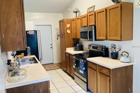 House in Kissimmee, Florida 3 bedrooms, 107.4 sq.m. № 2216613 - photo 6