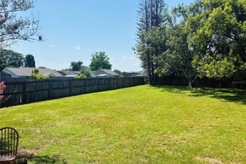 House in Kissimmee, Florida 3 bedrooms, 107.4 sq.m. № 2216613 - photo 15