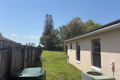 House in Kissimmee, Florida 3 bedrooms, 107.4 sq.m. № 2216613 - photo 16