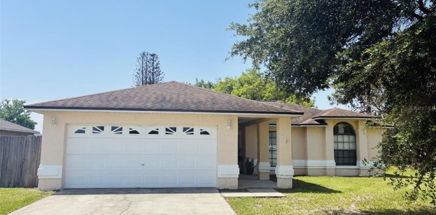 House in Kissimmee, Florida 3 bedrooms, 107.4 sq.m. № 2216613