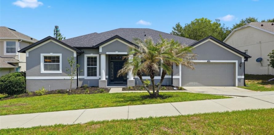 House in Clermont, Florida 5 bedrooms, 249.16 sq.m. № 2151837