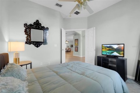 House in Clermont, Florida 5 bedrooms, 249.16 sq.m. № 2151837 - photo 10
