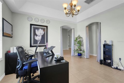 House in Clermont, Florida 5 bedrooms, 249.16 sq.m. № 2151837 - photo 8