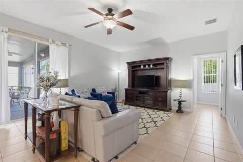 House in Clermont, Florida 5 bedrooms, 249.16 sq.m. № 2151837 - photo 16