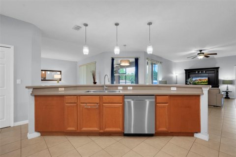 House in Clermont, Florida 5 bedrooms, 249.16 sq.m. № 2151837 - photo 14